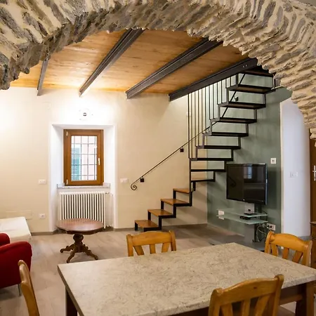 Appartamento La Fonte - Duplex In Historical Center